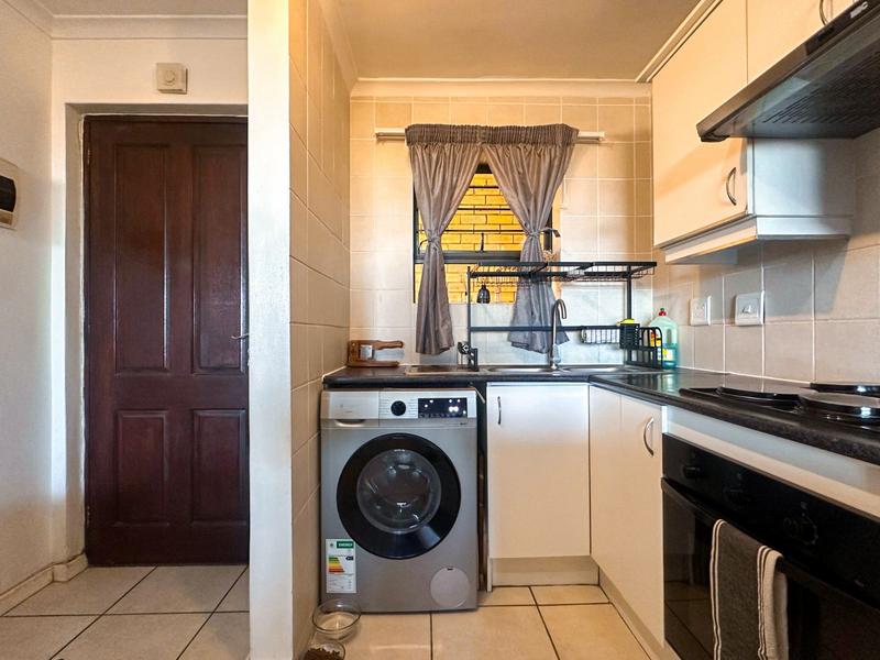 To Let 2 Bedroom Property for Rent in Gordons Bay Western Cape
